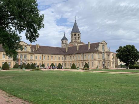 Carte postale de Cluny dans l’abbaye #Bourgogne