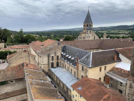 Carte postale de Cluny (et de la droite) vue d’en haut #Bourgogne