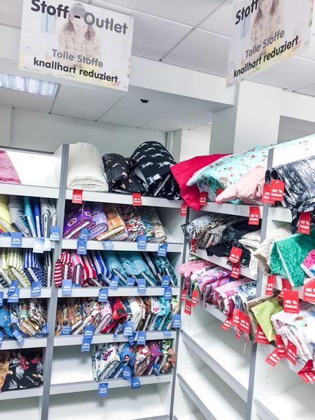 J'ai acheté du tissu à Francfort J'ai acheté du tissu à Francfort