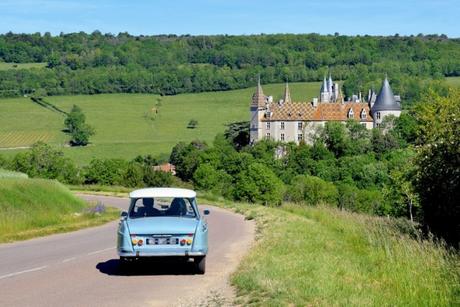 Le château de la Rochepot © French Moments