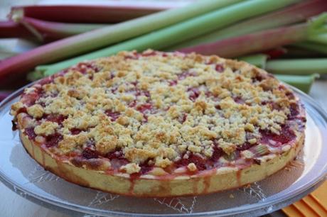 tarte sucrée, fraise, rhubarbe, streusel