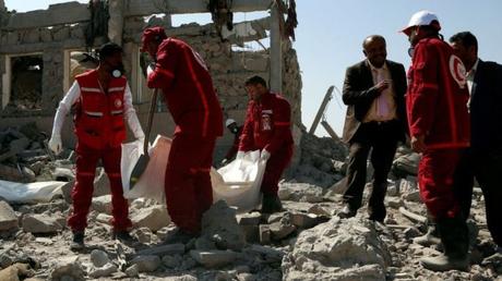 Yémen : une frappe de la coalition militaire arabe fait plus de 100 morts