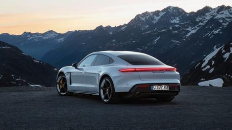 Porsche Taycan Turbo & Turbo S: l’âme électrifiée