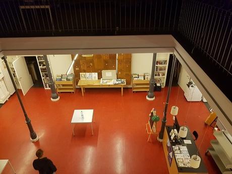 Hall de Bibliomedia Lausanne vu depuis le premier étage