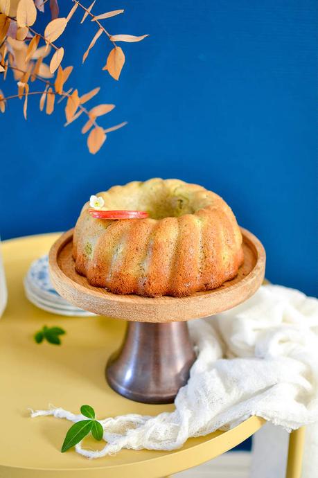 Gâteau facile pomme - rhubarbe { et recette de base à accommoder selon vos goûts }