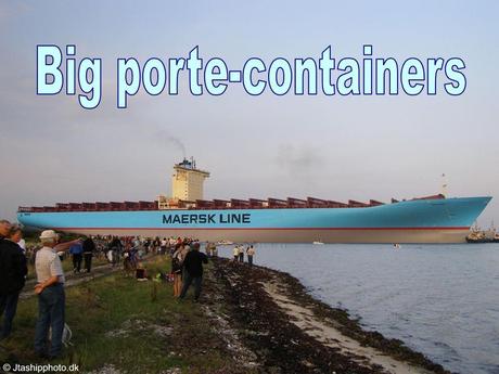 Divers - Un porte-conteneurs est un cargo