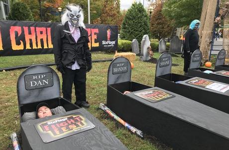 Le Coffin Challenge au festival de la peur de la grande aventure des Six Flags.