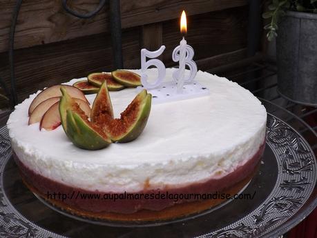 Entremet aux peches, figues et mousse au Skyr*   Gateau d'anniversaire IG Bas Et WW®* Fiberpasta*