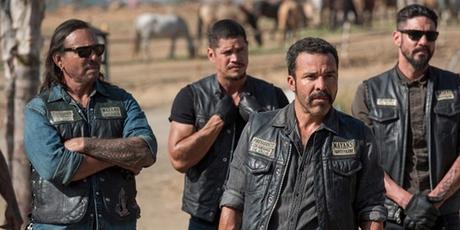 Critique Mayans MC saison 2 épisode 1 : loin des pneus, loin du coeur