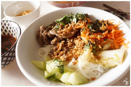 ﻿Salade de nouilles thaïlandaise au boeuf