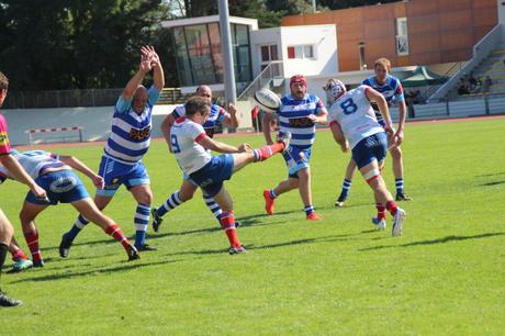 Depuis la reprise, la bière après l'entraînement est terminée pour les joueurs du RC Sablais. Des sirops d’eau pour tout le monde!