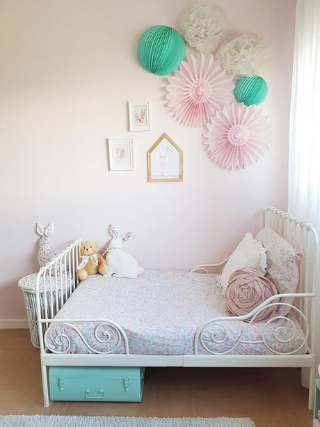 chambre rose et verte enfant pastel lit fer forgé - blog déco - clem around the corner