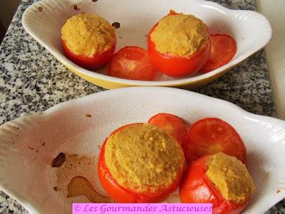 Poêlée de Poivrons et tomates farcies surprises (Vegan) Poêlée de Poivrons et tomates farcies surprises (Vegan)