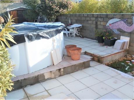 QUELQUES TRAVAUX Chez moi les 5 et 6 septembre, ainsi que le 20 septembre travaux,crépi,maçonnerie,jardin,murs,ouvrier,maison,propriété