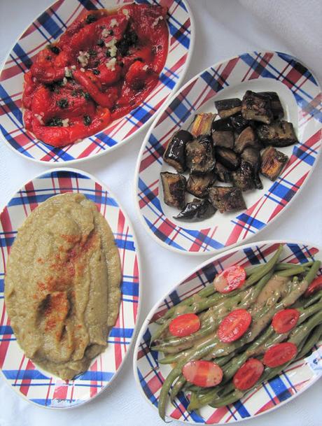 Mezze de légumes : haricots verts, aubergines et poivrons