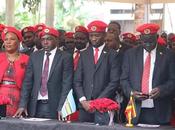 Ouganda béret rouge désormais interdit civil