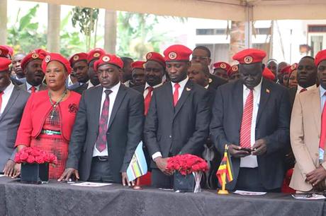 Ouganda : Le béret rouge désormais interdit au civil