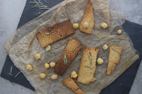 Cuillère et saladier : Houmous crackers au romarin