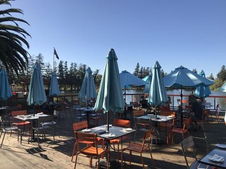 bear republic patio rohnert park 700x525 - La meilleure bière artisanale à Rohnert Park, Californie