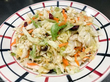 Salade grecque ? – Chou pointu, carotte et olives
