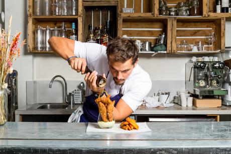 Le chef Juan Arbelaez nous ramène en enfance avec Uber Eats