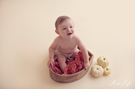 Photographe bébé 8 mois en studio Courbevoie