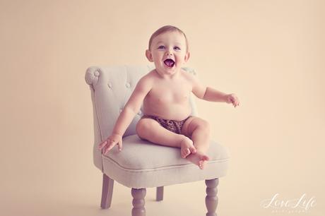 Photographe bébé 8 mois en studio Courbevoie