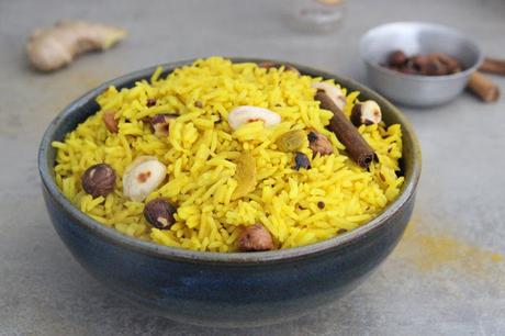 Cuillère et saladier : Riz indien aux épices