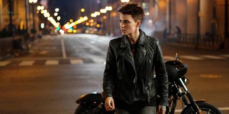 Critique Batwoman saison 1 épisode 1 : la cousine de Arrow