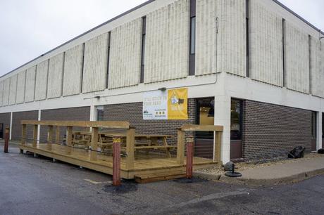 Installé dans le vieil espace NorthGate Brewing du parc industriel Mid-City, Falling Knife est au travail depuis avril et l’a totalement acquis.