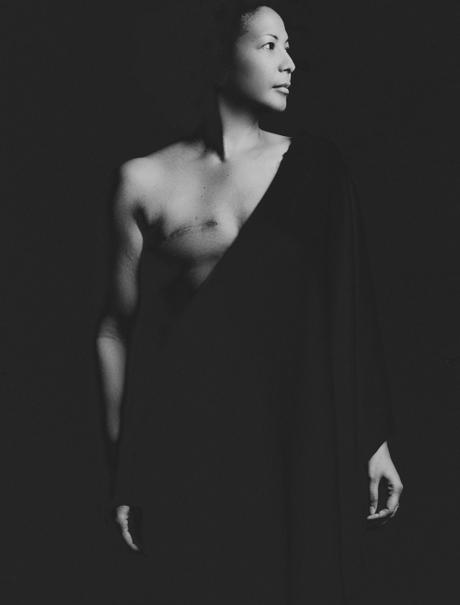 VARIATIONS PHOTOGRAPHIQUES POUR DES AMAZONES VARIATIONS PHOTOGRAPHIQUES POUR DES AMAZONES