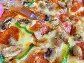 Domino’s Pizza défi Japonais avec pizza roulette