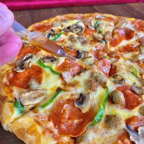 Domino’s Pizza met au défi les Japonais avec une pizza roulette