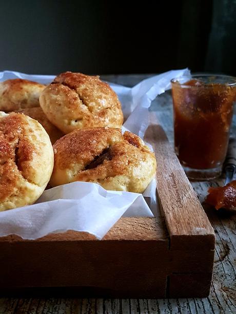 Biscuits fondants fourrés aux pommes caramélisées