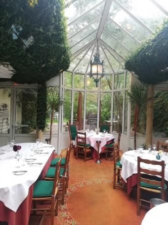 Véranda sous verrière © Gourmets&co .jpg