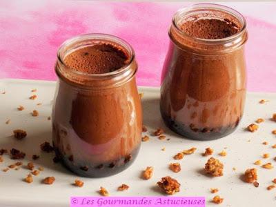 Crèmes au chocolat surprises sur lit de caramel crémeux (Vegan)