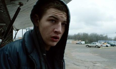 Premier trailer pour le drame Age Out signé A.J. Edwards