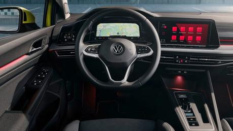 VW Golf 8: digitale et hybride