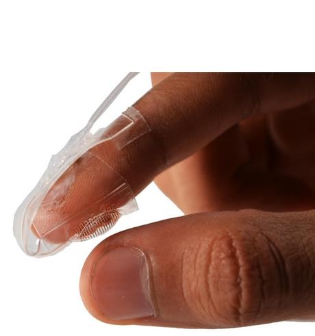 Des électrodes souples entre des couches de silicone Des électrodes souples entre des couches de silicone