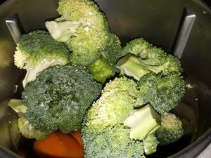 Soupe de brocoli, carotte au chèvre frais Cliquer sur les photographies pour les agrandir