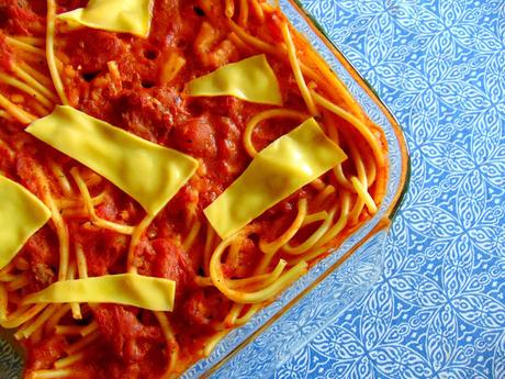 Macaronis longs aux tomates et frauxmage