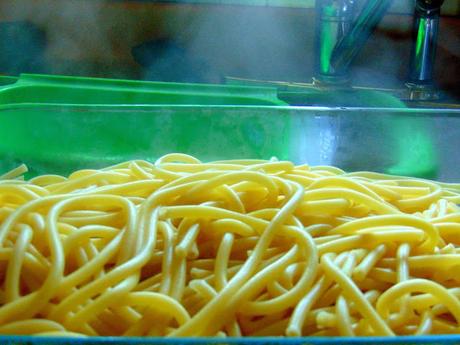 Macaronis longs aux tomates et frauxmage