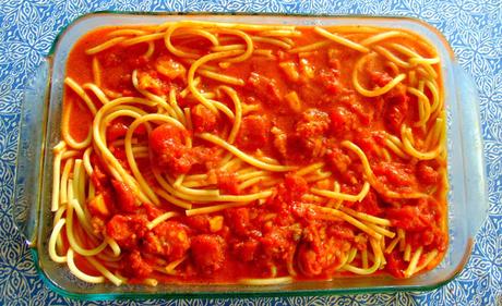 Macaronis longs aux tomates et frauxmage