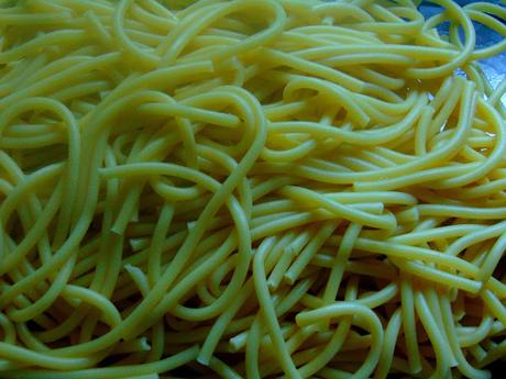 Macaronis longs aux tomates et frauxmage