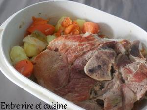 Rouelle de porc comme un pot au feu Il fait bon autour de la table...