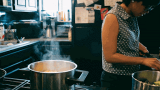 1574. Poêlée automnale sucrée-salée aux endives et miel (entre autre)