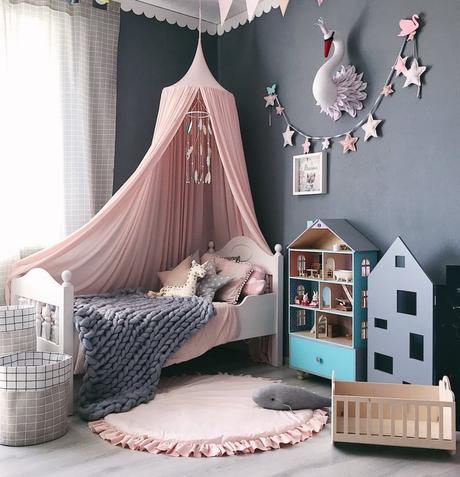 rose blush chambre enfant gris bucolique couleurs douces jeu bois - blog déco - clem around the corner