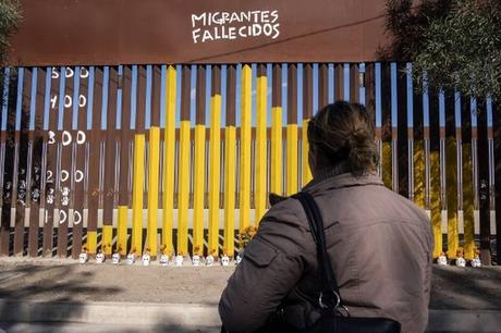 Le mur entre les Etats-Unis et le Mexique scié par des contrebandiers