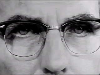 comme un bras de côté