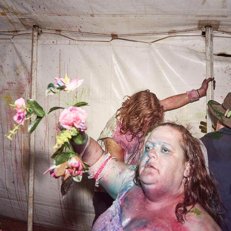 Info bière – Le chaos ambiant sur les bals chantants australiens documenté par Ingvar Kenne

 – Malt